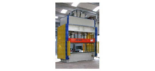 PRESSES FOR AUTOMATED SYSTEMS - AEM3