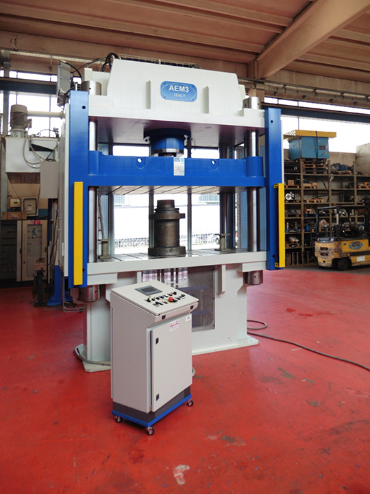 Drawing and blanking presses - AEM3