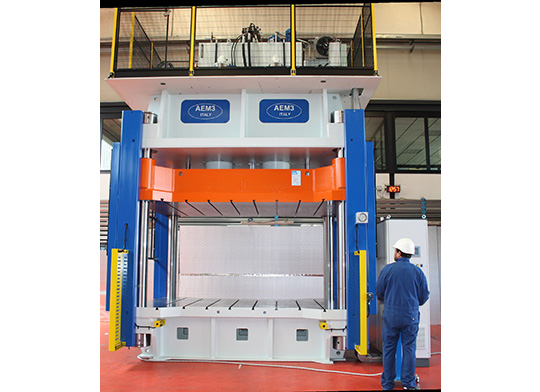 Horizontal press brake 150 tons - AEM3